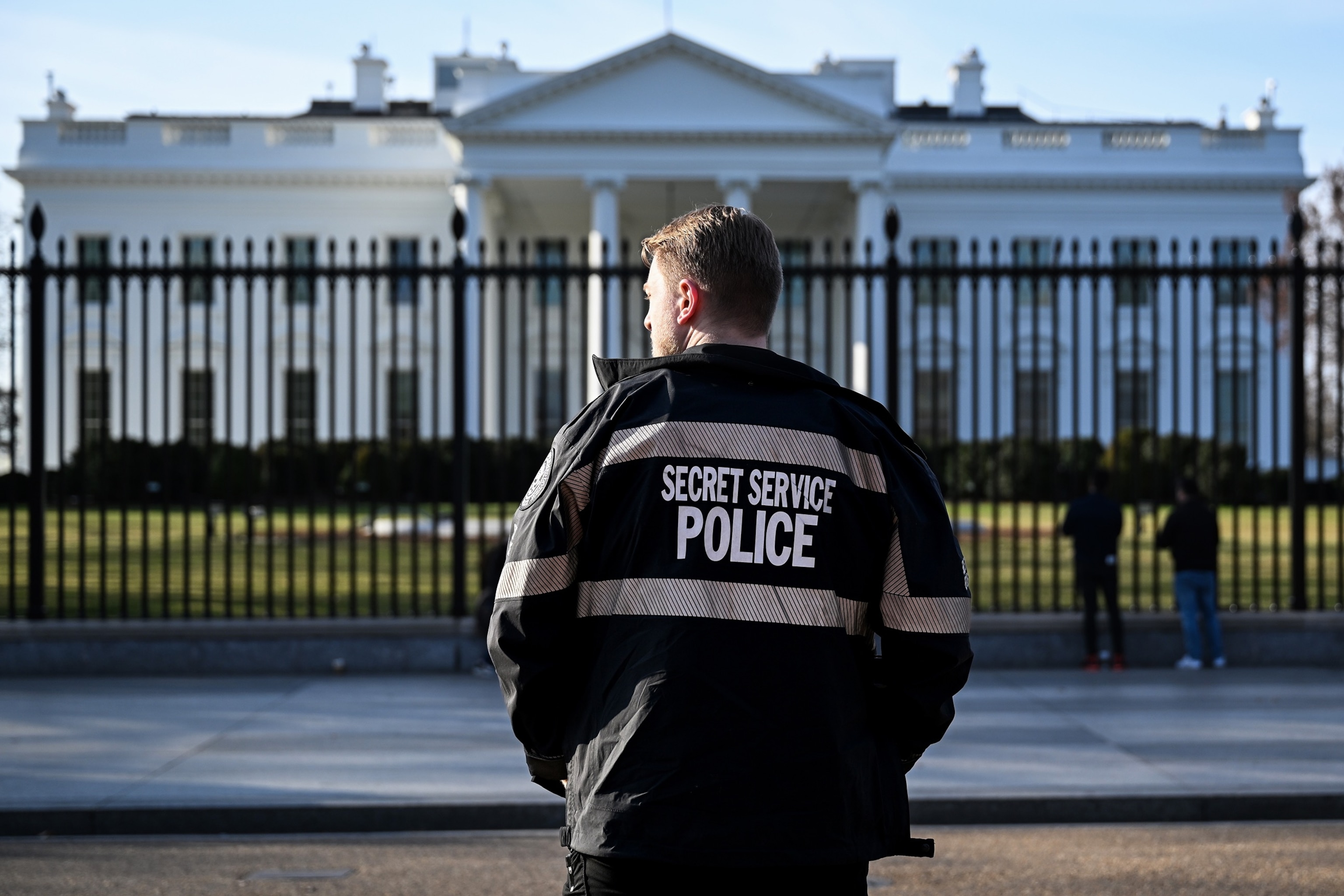 Secret Service shoots man 'brandishing' firearm near White House ...
