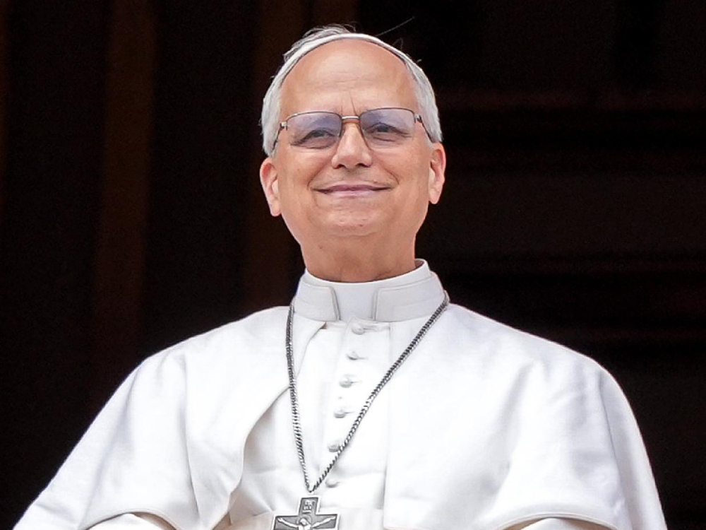 Pope Leo's official portrait breaks conventions in papal imagery ...